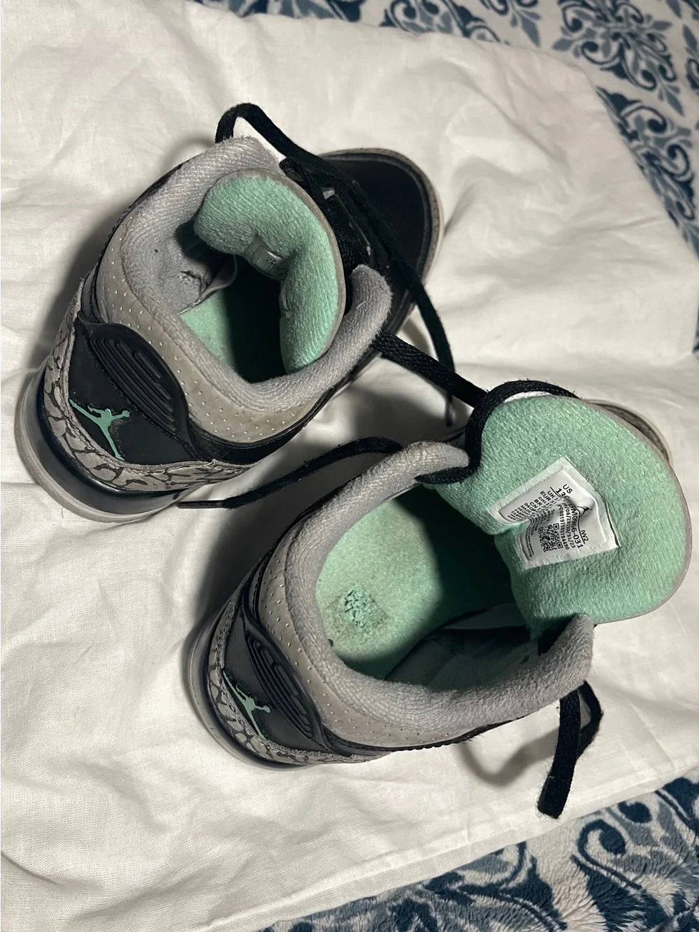Kids Air Jordans 3 Retro Green Glow